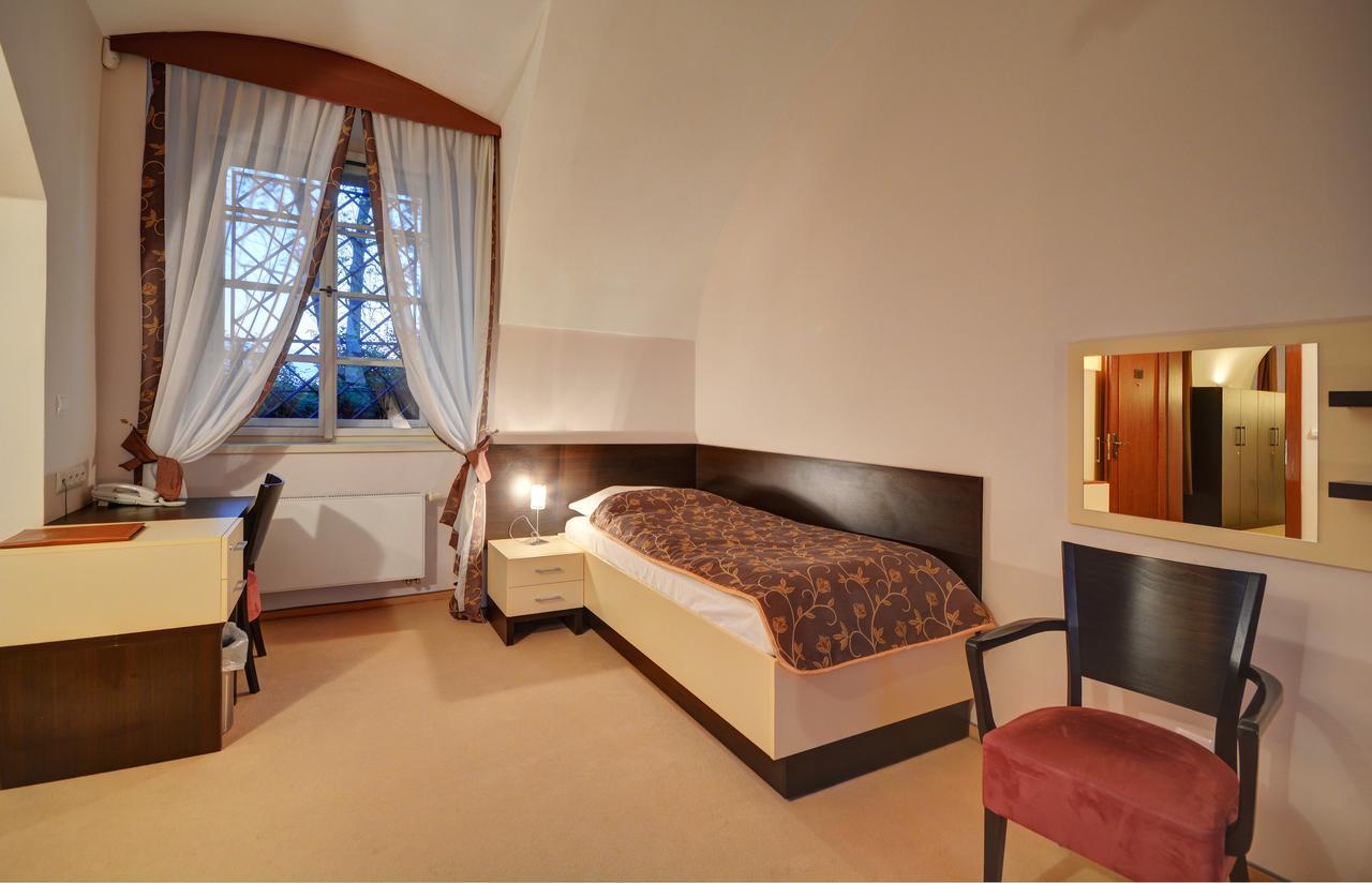 Château Liblice Byšice Extérieur photo