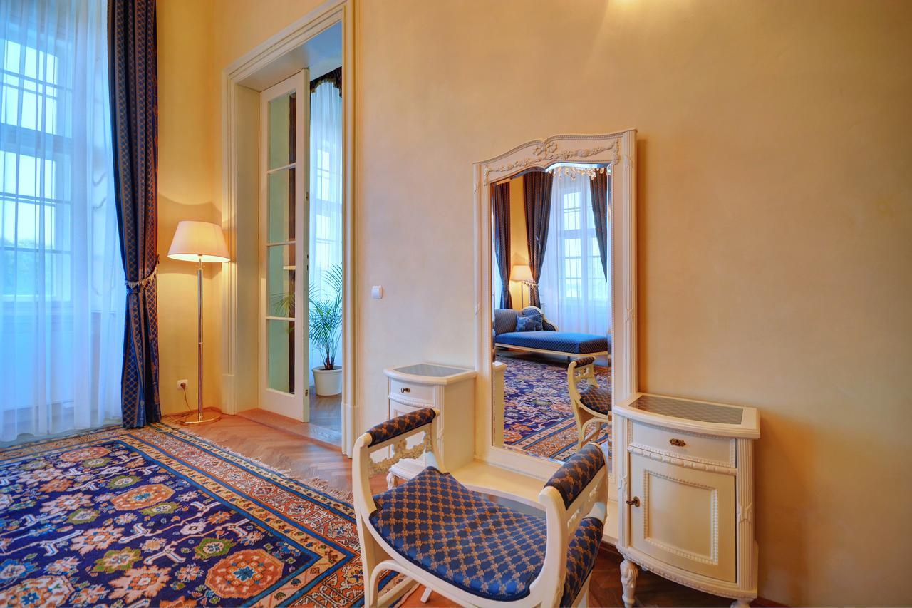 Château Liblice Byšice Extérieur photo