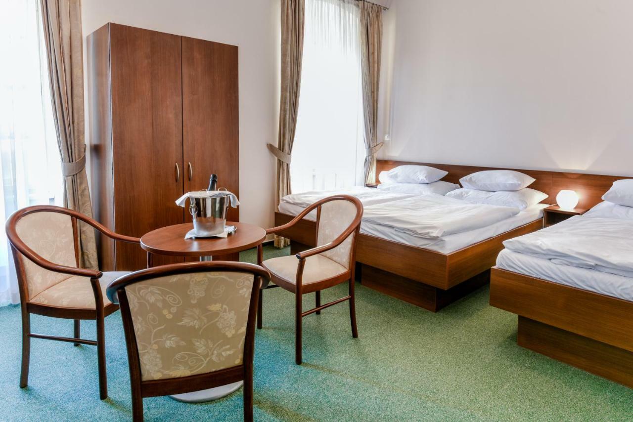 Château Liblice Byšice Extérieur photo