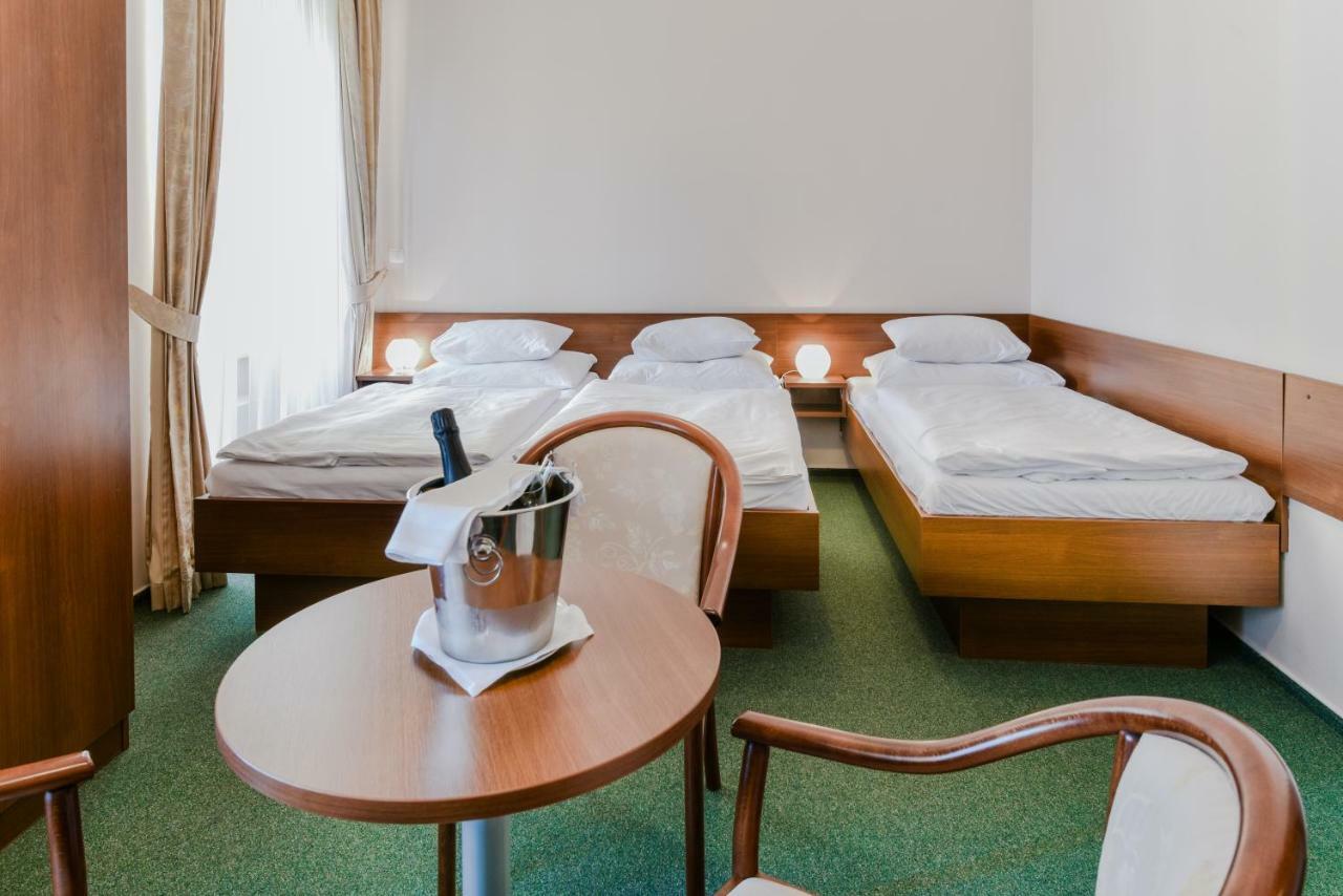 Château Liblice Byšice Extérieur photo