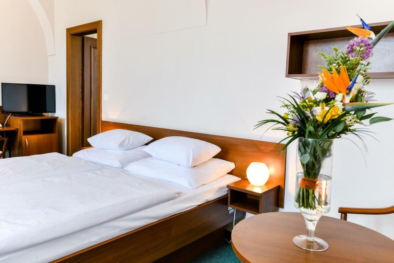 Château Liblice Byšice Extérieur photo